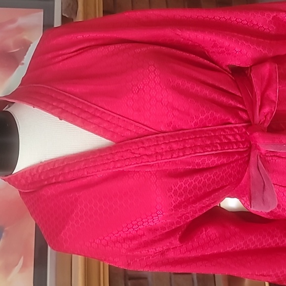 Victorias Secret red robe terry cloth inner lining satin look outer shell size M - Picture 2 of 16